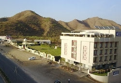 SKK Blue Hotel And Spa Udaipur