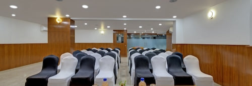 Hotel Avins Beacon Udaipur