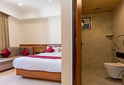 Hotel Raghunandan Palace Udaipur