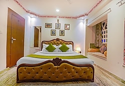 Hotel Royal Rafahiya Rooftop Udaipur