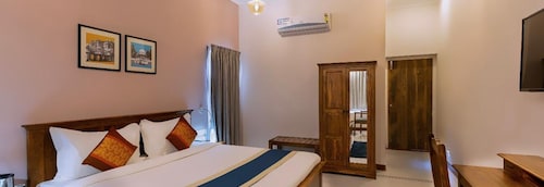 Hotel Dheergarh Palace Udaipur