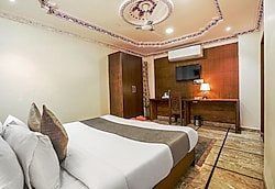 Hotel Royal Rafahiya Rooftop Udaipur