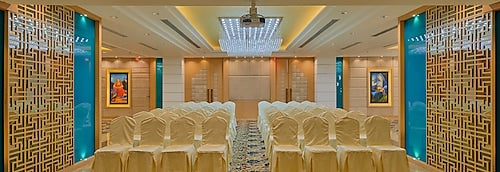 SKK Blue Hotel And Spa Udaipur