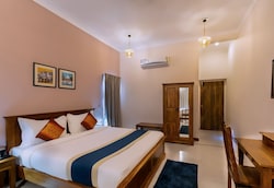 Hotel Dheergarh Palace Udaipur