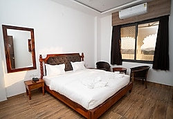 Hotel Mewar Mahal Udaipur