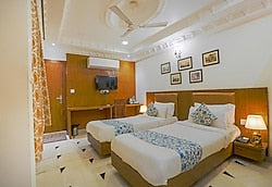 Hotel Royal Rafahiya Rooftop Udaipur