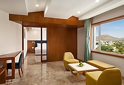 Hotel Howard Johnson By Wyndham Udaipur