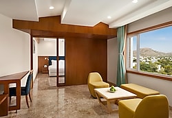 Hotel Howard Johnson By Wyndham Udaipur